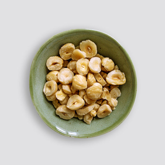 Haselnüsse grob gehackt